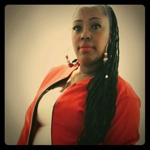 Meet your Posher, Amara